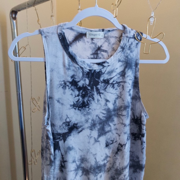 Marble u-neck halter top - Picture 2 of 2